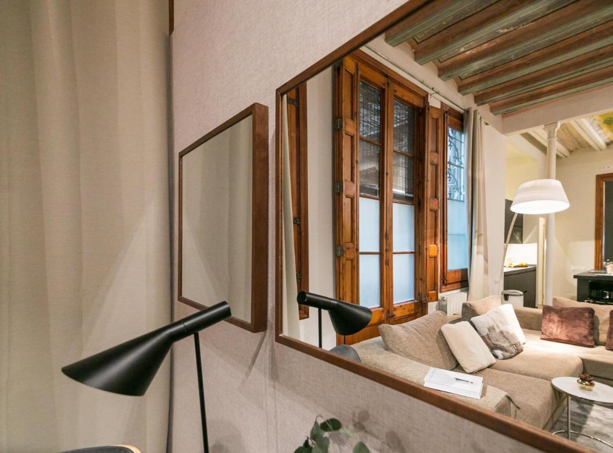 Avinyó- New Listing -Spacious Loft in the Gothic Quarter! Barcelona Exterior foto